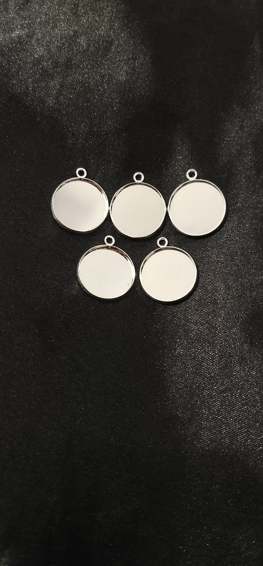 Round small silver pendant pack of 5