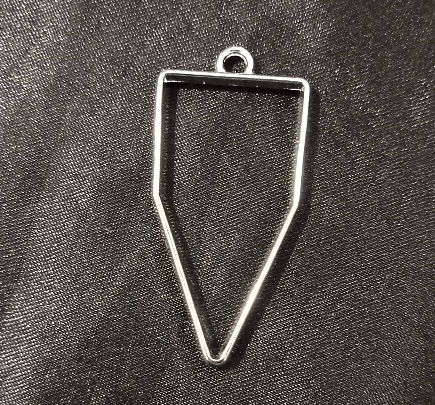 Silver pack of 1 pendent 4