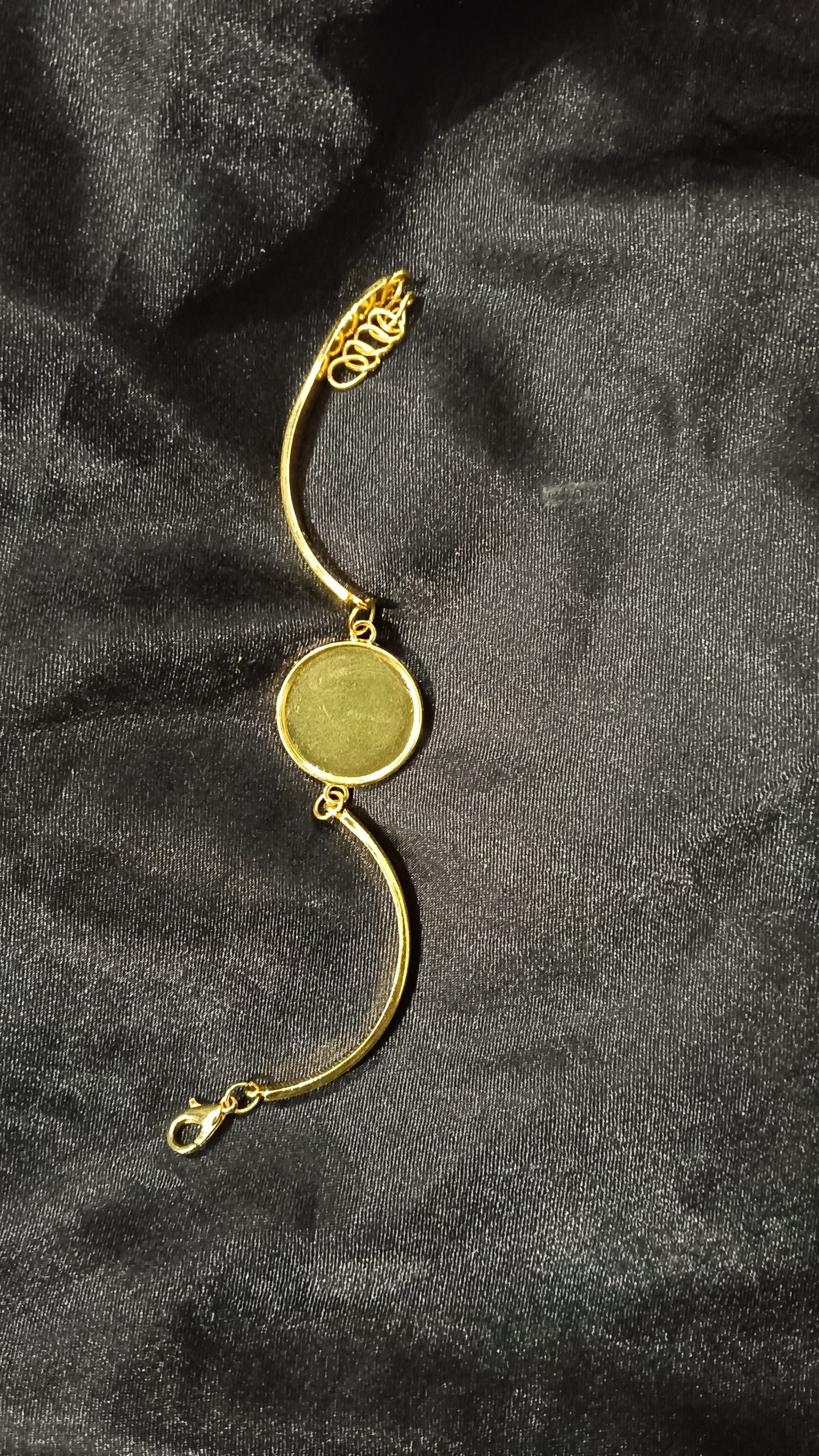 Bracelet with base golden