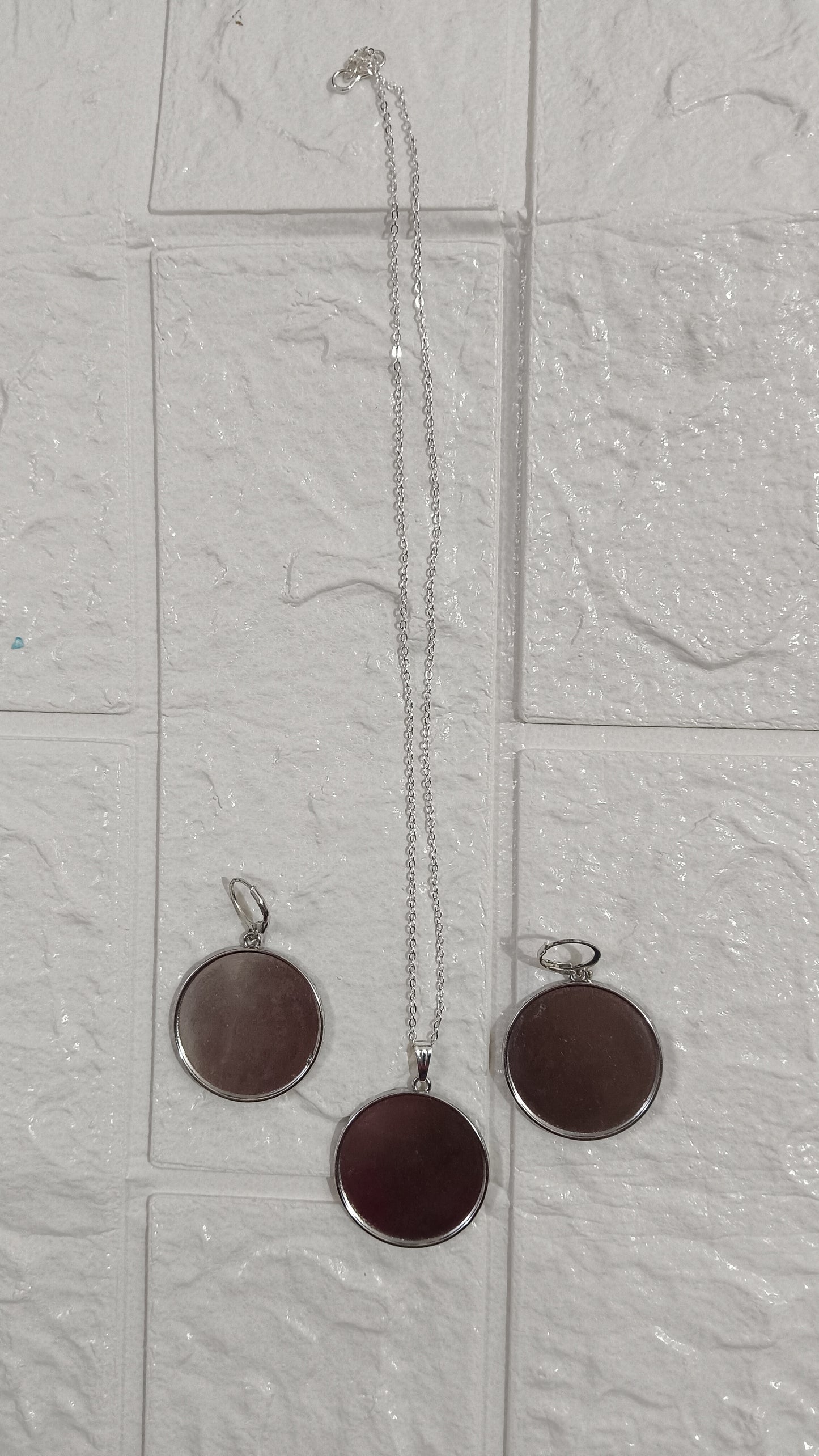 Silver  round base jewellery set