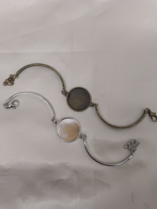 Bracelet with base