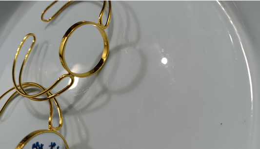 Hollow golden round