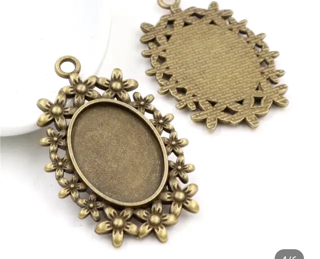 Floral antique pendant