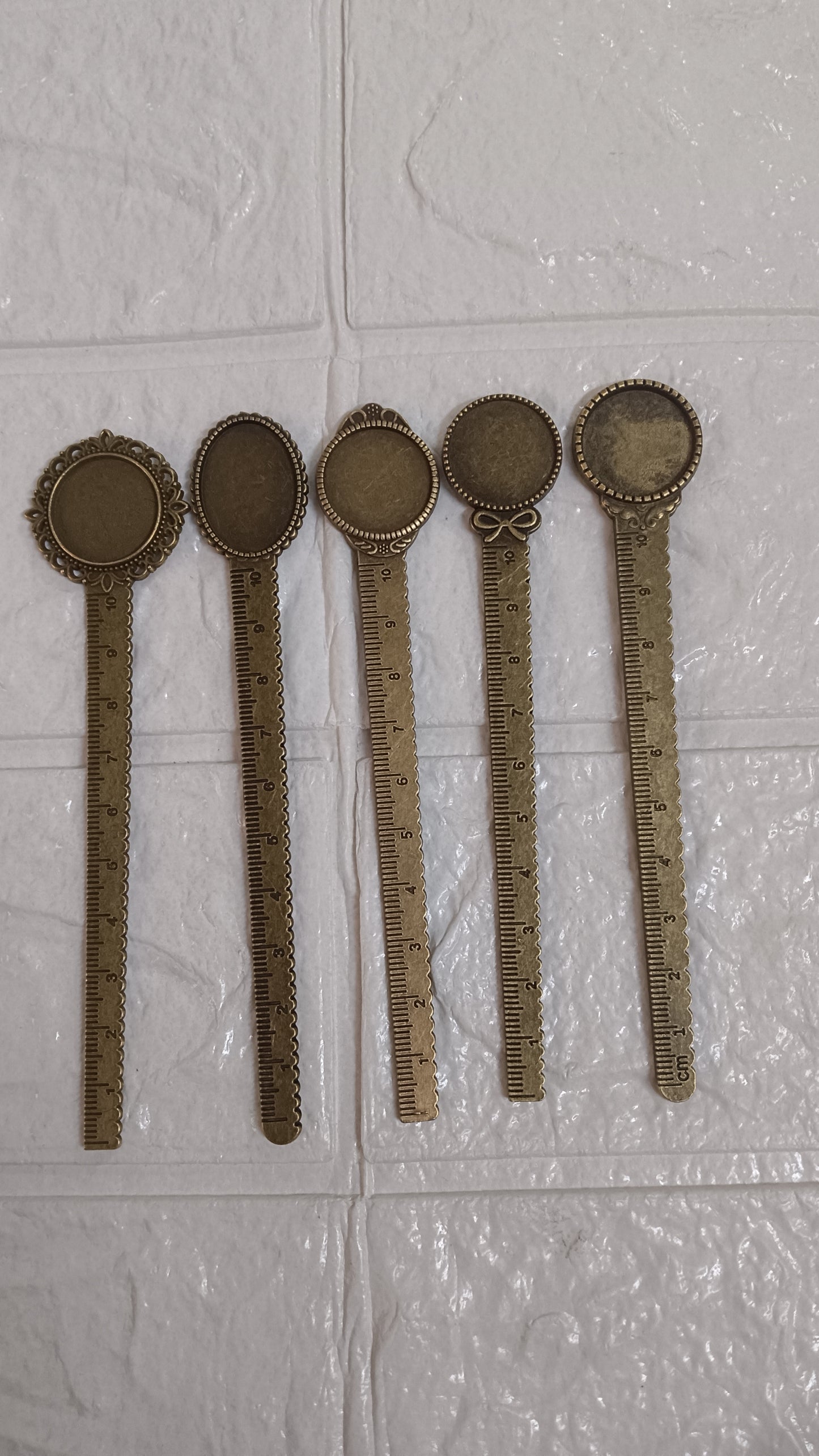 Scale bezel design combo pack of 5