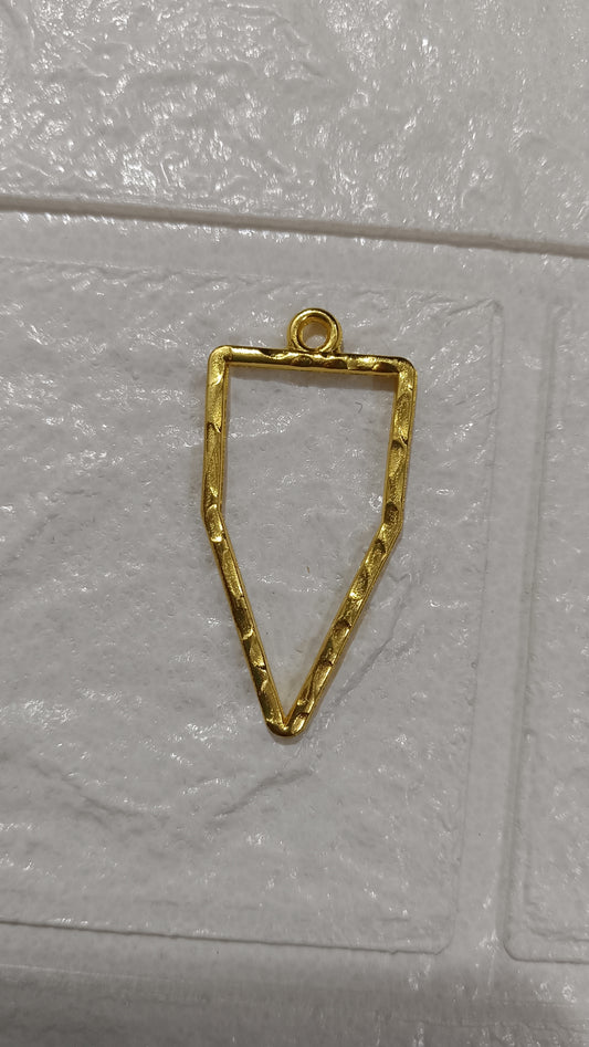 Golden pendent pack of 1