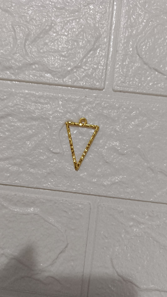 Golden pendent pack of 1