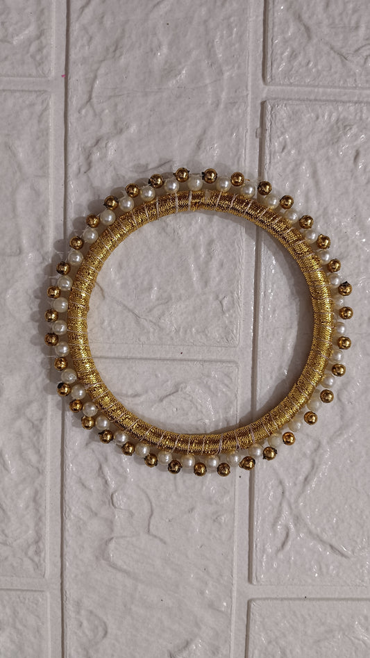 4" gold border ring