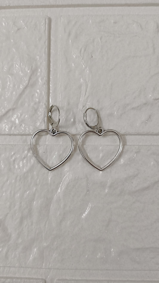 Silver heart earring