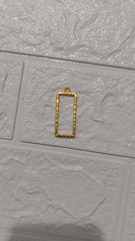Golden pendent pack of 1