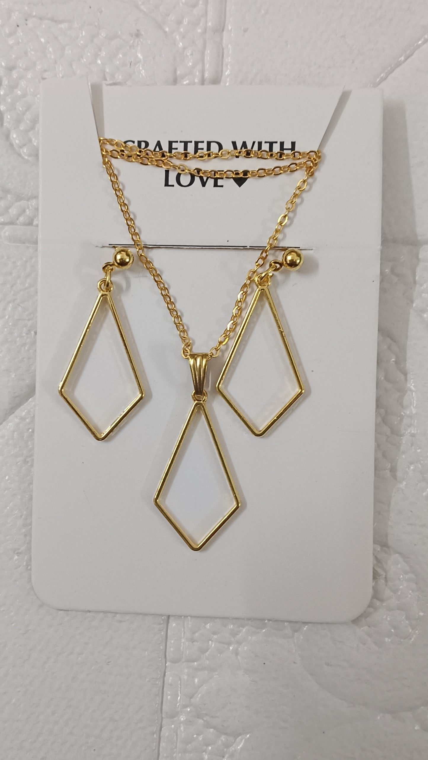 Golden earrings set