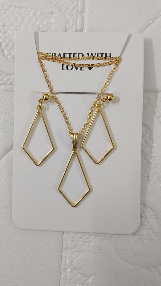 Golden earrings set