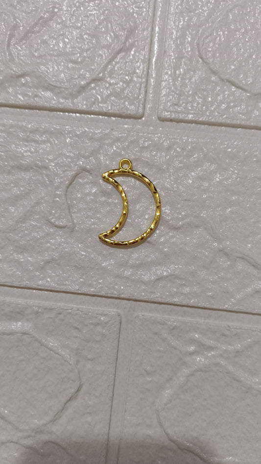 Golden pendent pack of 1