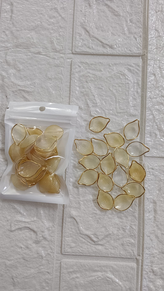 Off white Colored Petals