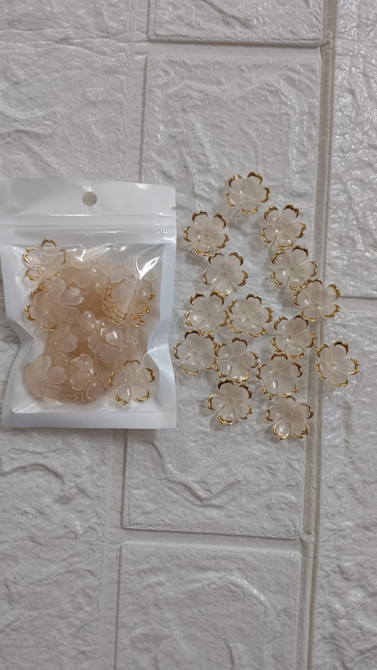 White & gold flower